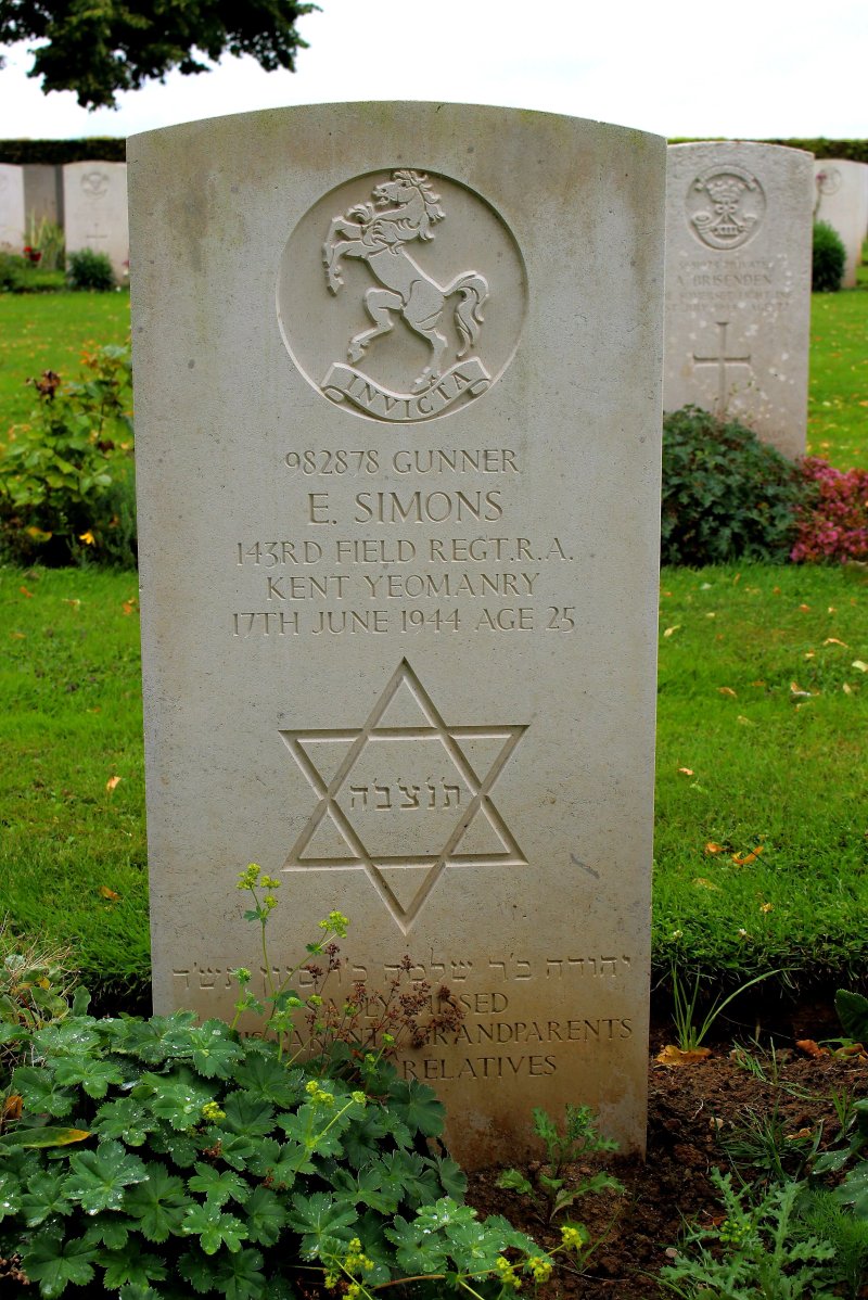 St. Manvieu War Cemetery, Cheux