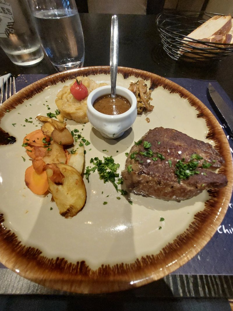 Le Bistro Chic