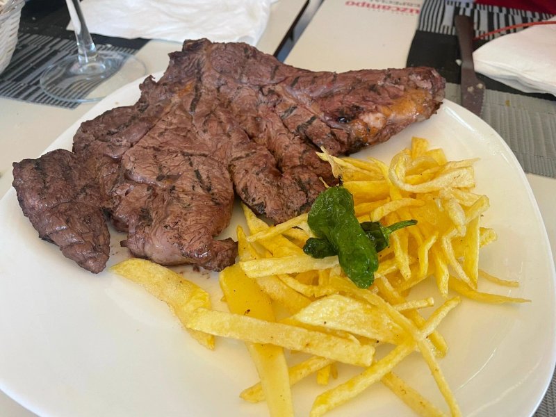 D'Carlos Bar