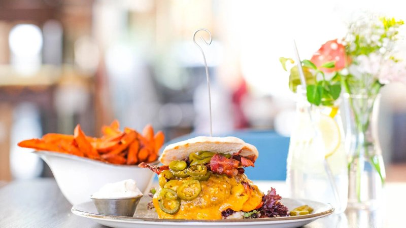 Hoch2 Bistro, Bar & Burger