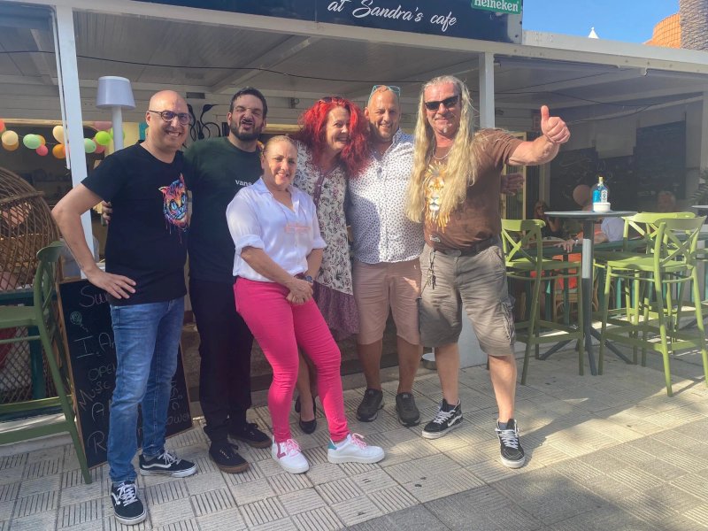 Fat ladies at Sandras Cafe
