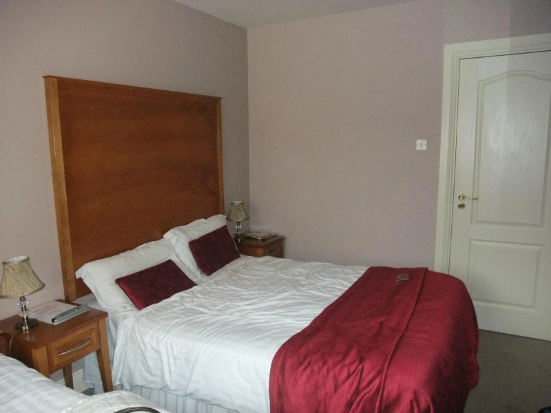 Lake Lodge Guesthouse