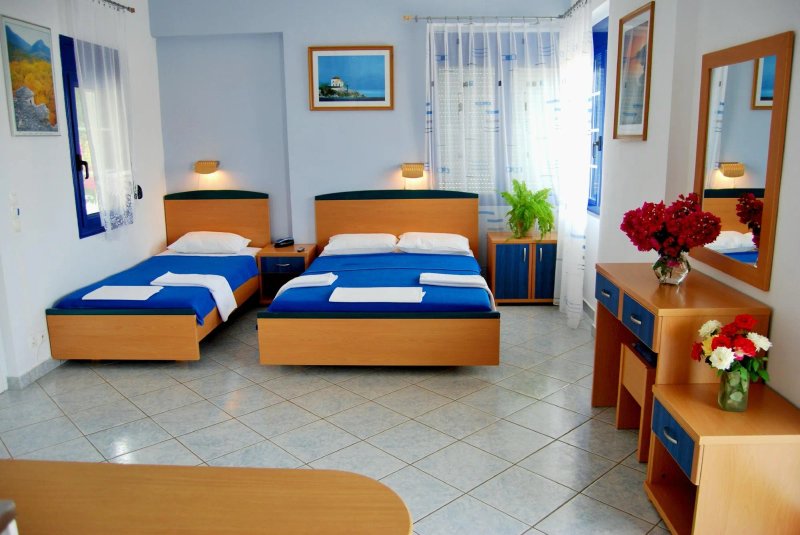 Hotel Mesogeios 2000