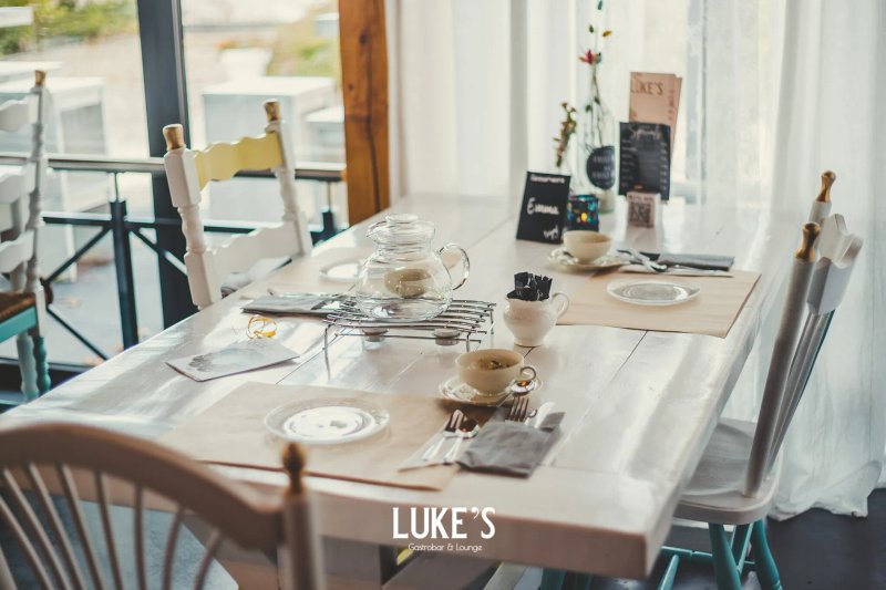 Luxx Food And Bar