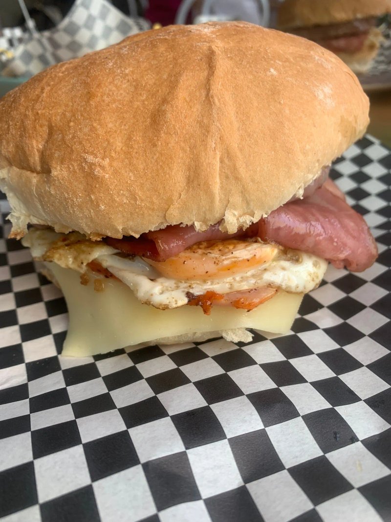 La Jugosa Burguer Bar