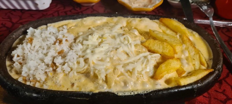 Royal Moon Restaurant & Bar