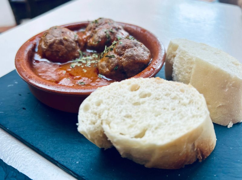 Miluca Restaurant & Bar