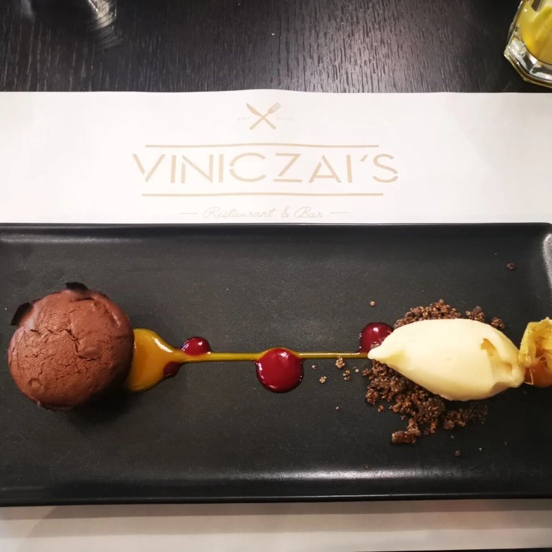 Viniczai's Restaurant & Bar