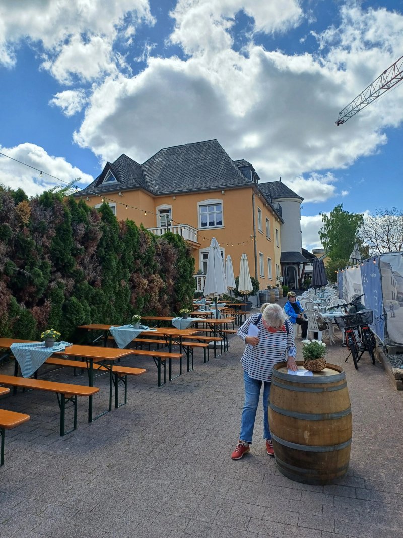 Weingut & Gastehaus Hubertus M. Apel