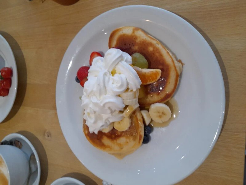 Bonjour Cafe & Restaurant
