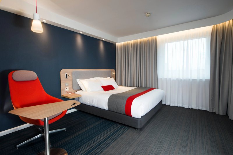 Holiday Inn Express Glasgow Airport, An IHG Hotel