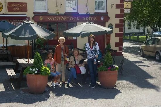 Woodstock Arms Bed & Breakfast Bar
