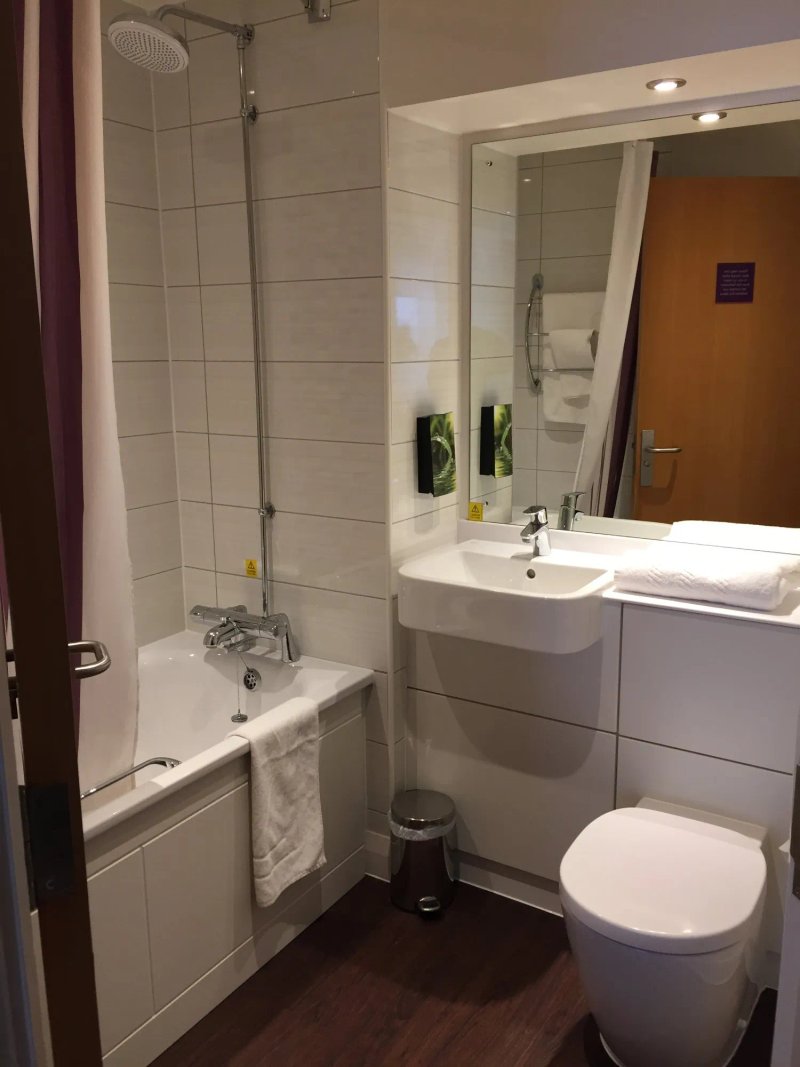 Premier Inn Hull West Hotel