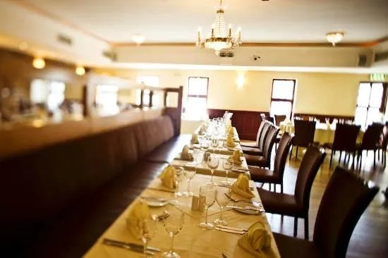 Dooley’s hotel Restaurant