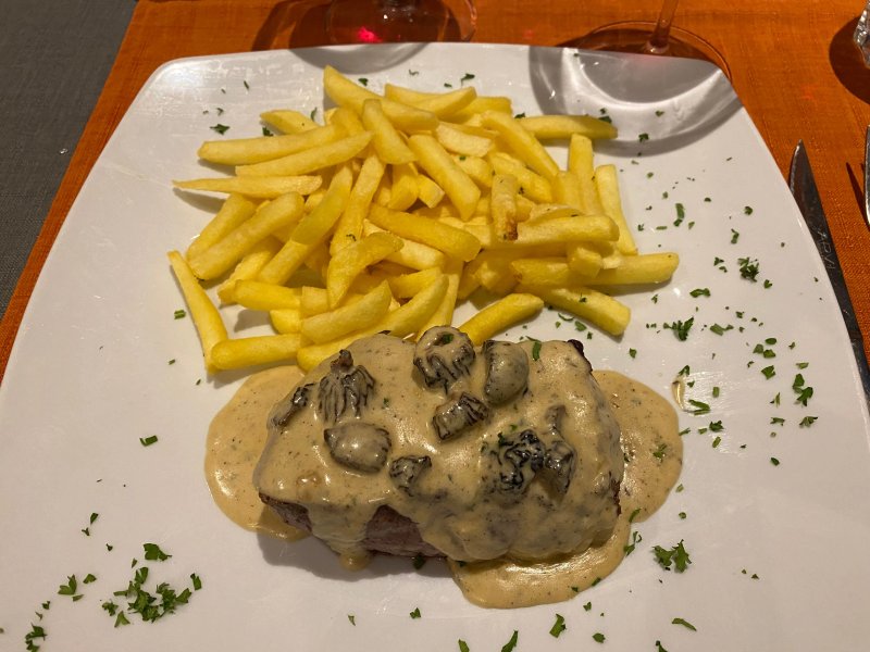 Cafe Restaurant Laner Chez Carla Et Nuno