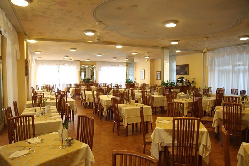 Hotel Diana