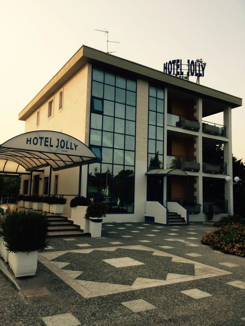 Hotel Jolly