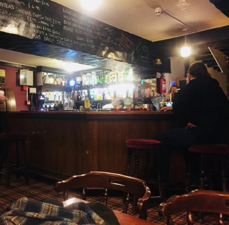 Rose and Crown h