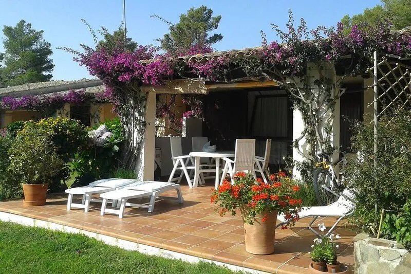 terraced house with direct access to the beach