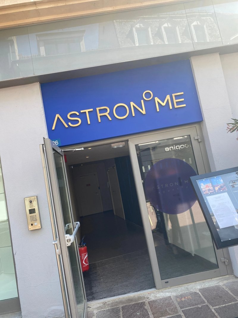 L' Astronome