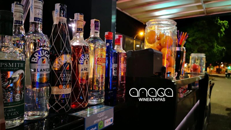 ANAGA Wine&Tapas