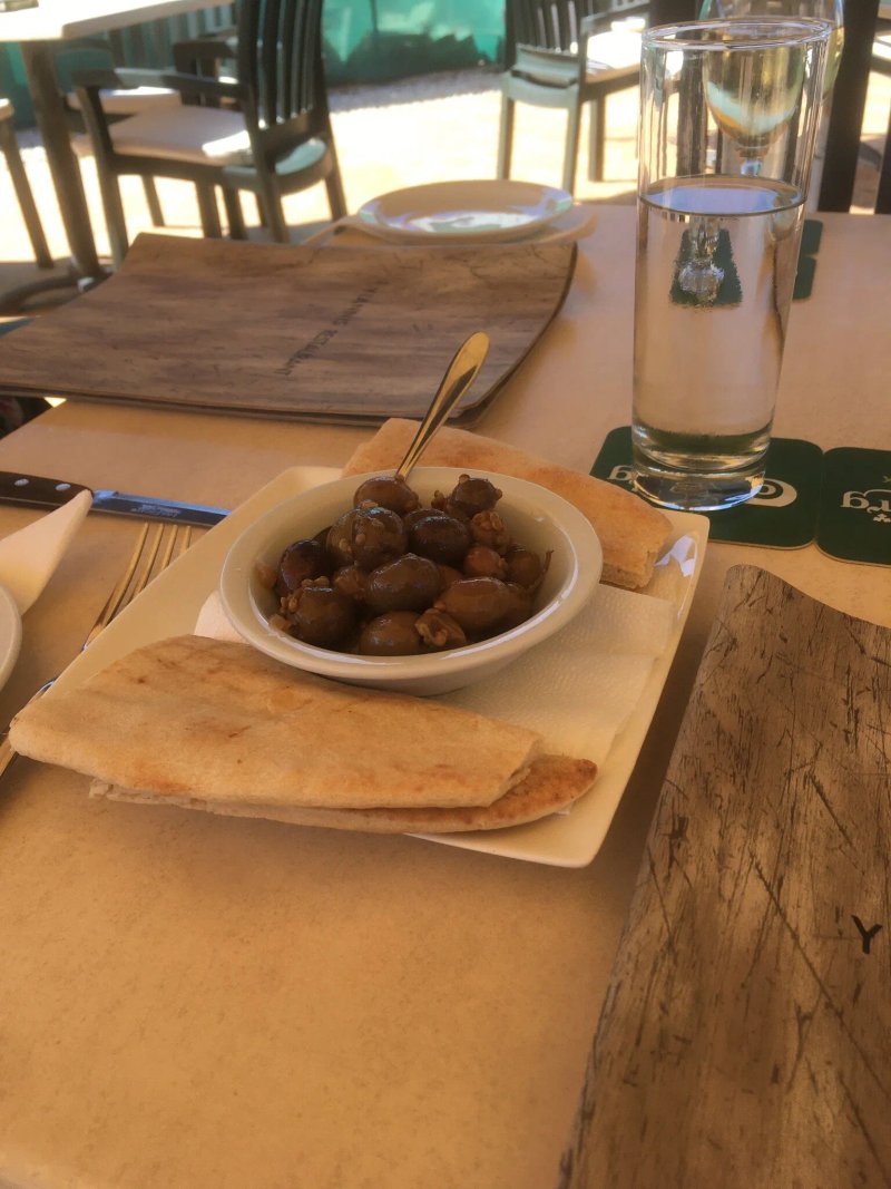 Yiannis Restaurant and Snack Bar