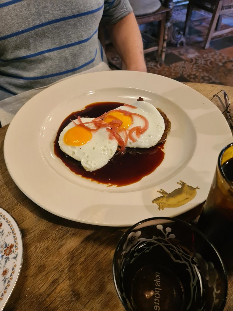 THE PIG-at Bridge Place