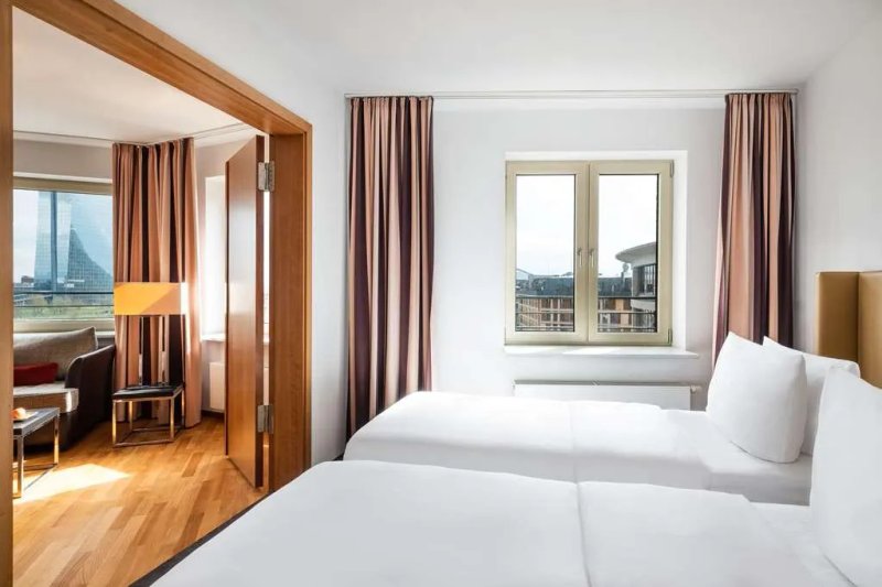 Lindner Hotel Frankfurt Main Plaza, part of JdV by Hyatt