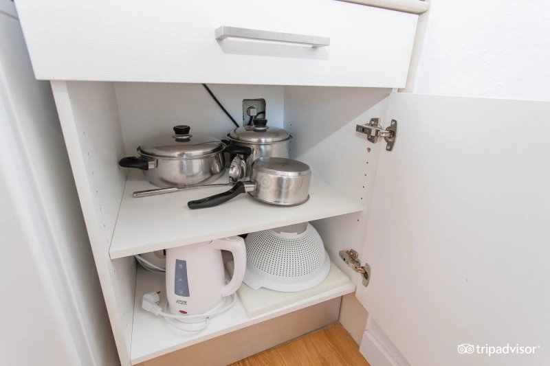Cabot Hobby Club Apartments