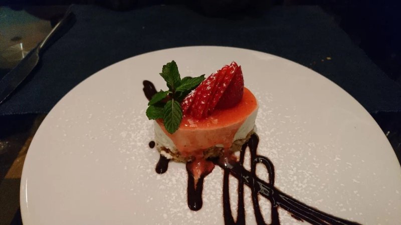 Vinoveritas, Enoteca & Bistro