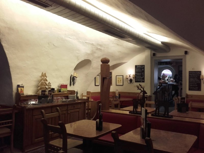 Amadeo - Cafe Bar Bistro