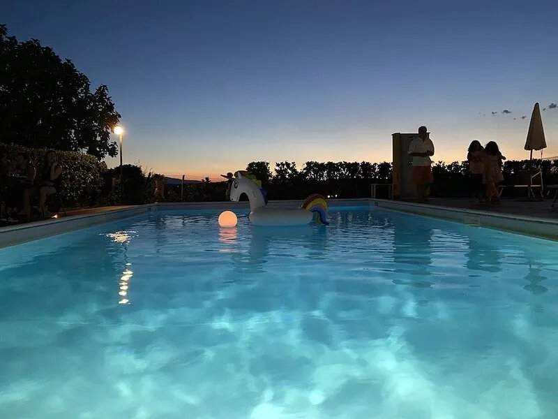 Apartment Swimming Pool and Lake's View