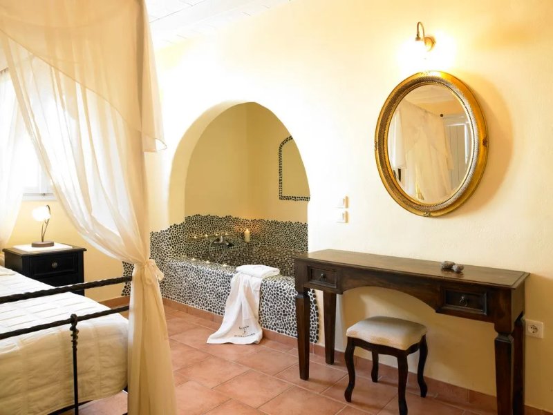 Suites of the Gods Cave Spa Suites