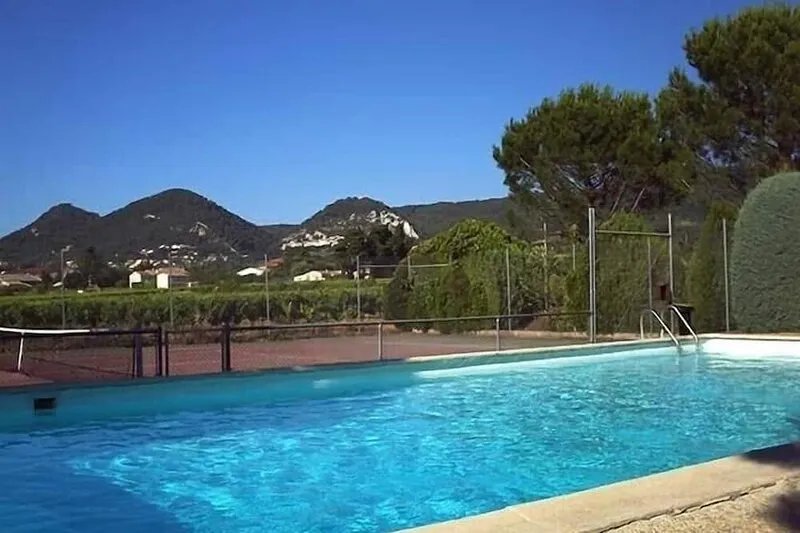 APARTMENT IN A SMALL RESIDENCE IN THE COUNTRY NEAR VAISON LA ROMAINE