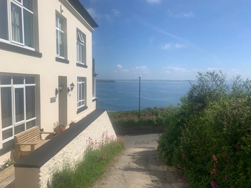 Honeycombe House