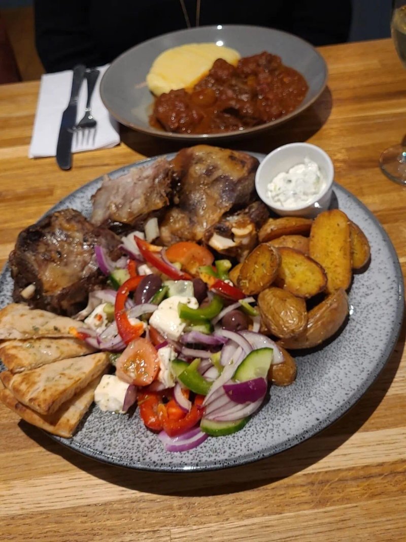 OPA'S GYROS 2 GO!