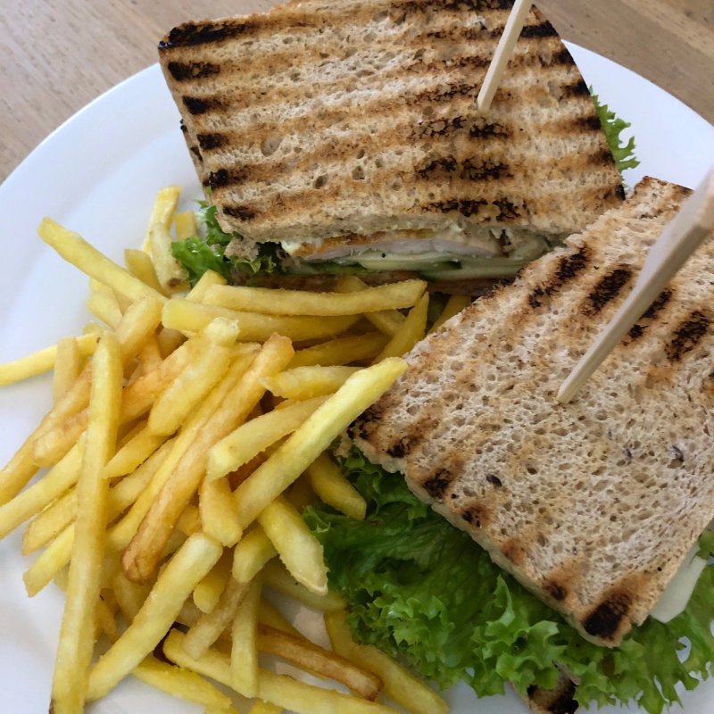 Cafe 22