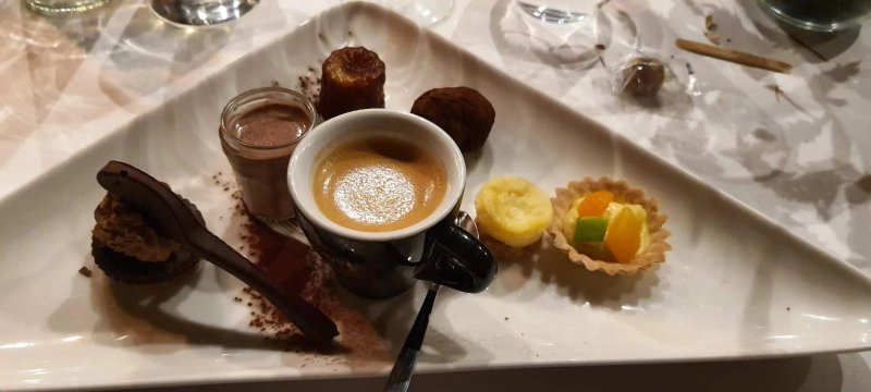 Restaurant le 109