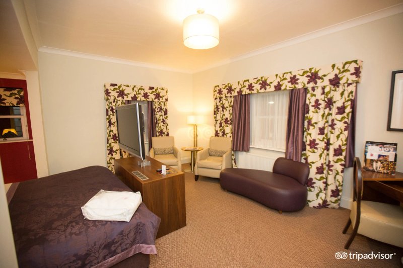 Norfolk Royale Hotel