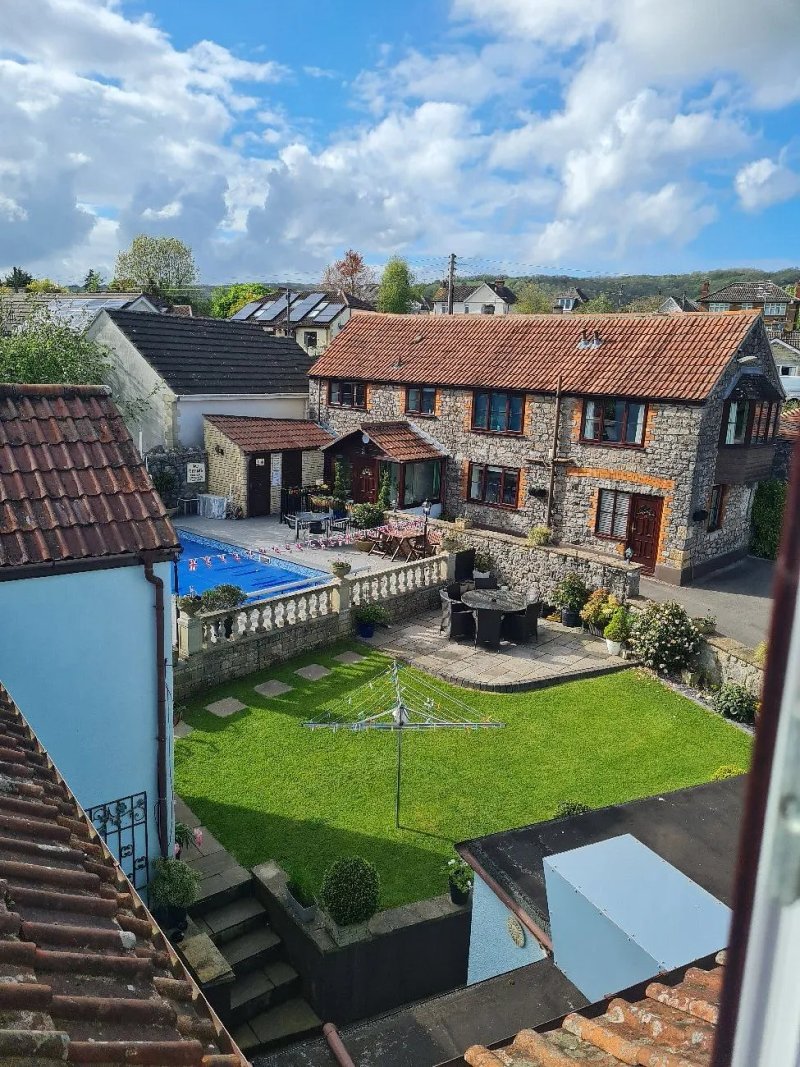 Gordons Hotel