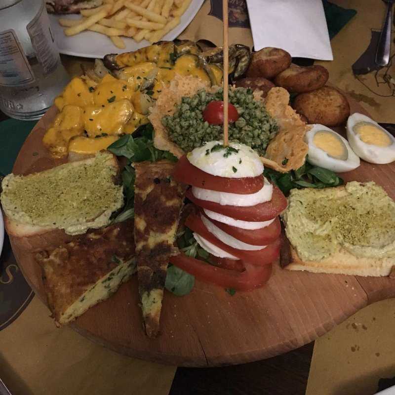 ROSEMARY'S PUB