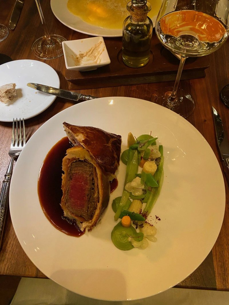Carlton Restaurant & Bar