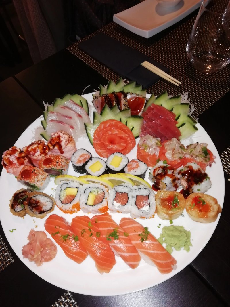 Akari Sushi Lounge