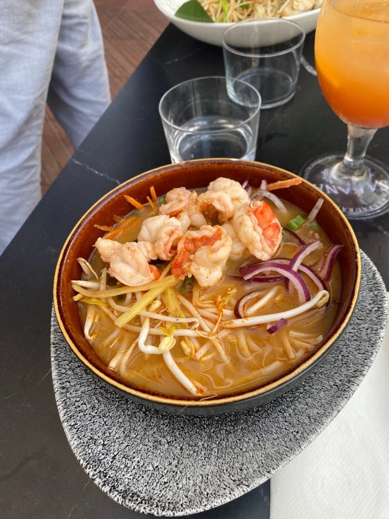 Sakana Sushi, Noodle & Grill House
