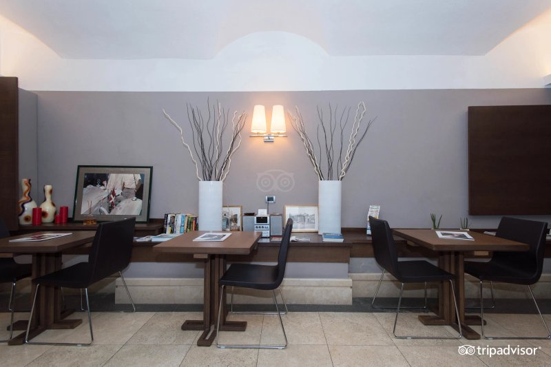 The Independent Hotel
