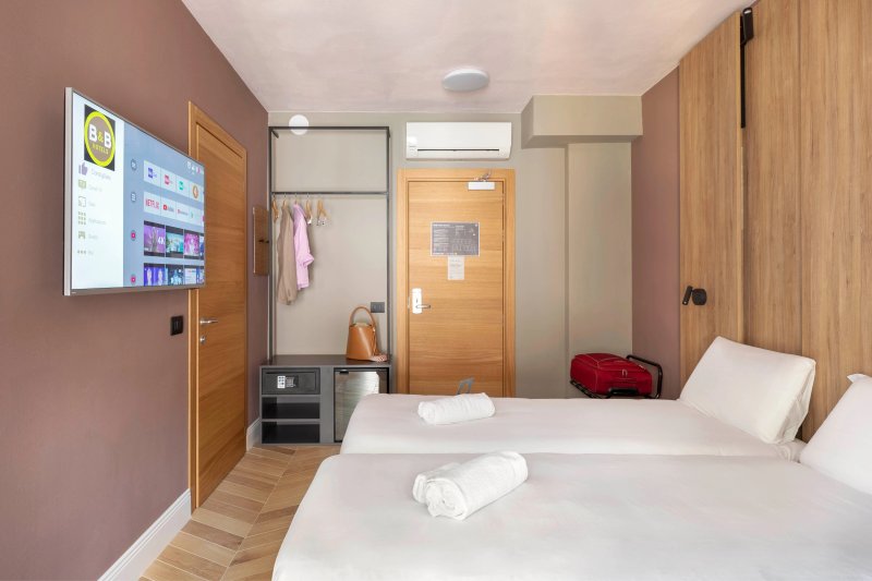 B&B HOTEL Genova City Center