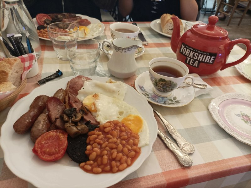 La Vienne Tearoom, Cafe & British Pantry