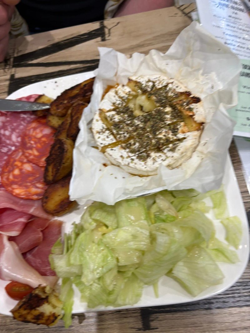 Restaurant du Camping les Rochelles Prunay Cassereau