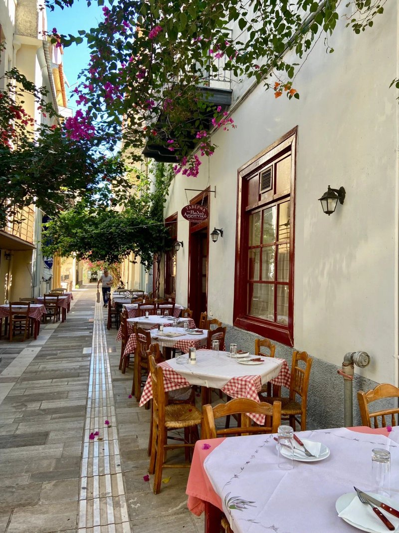 Taverna to Paleo Archontiko - Old Maison