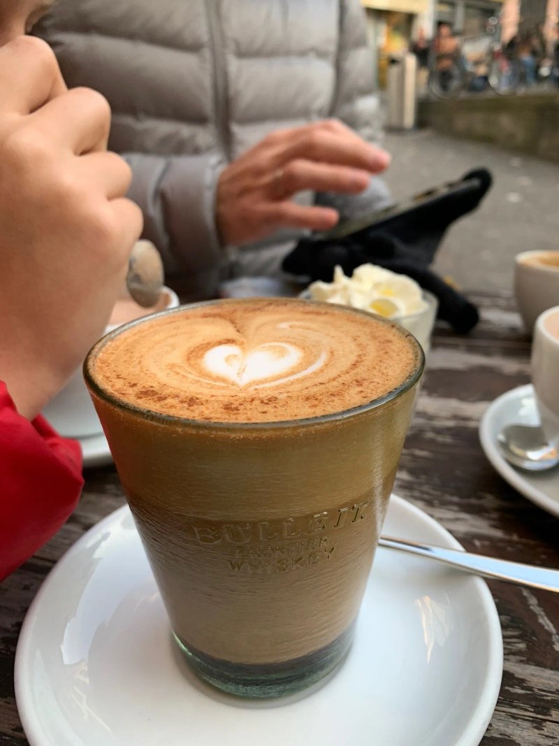 Cafe Henrici